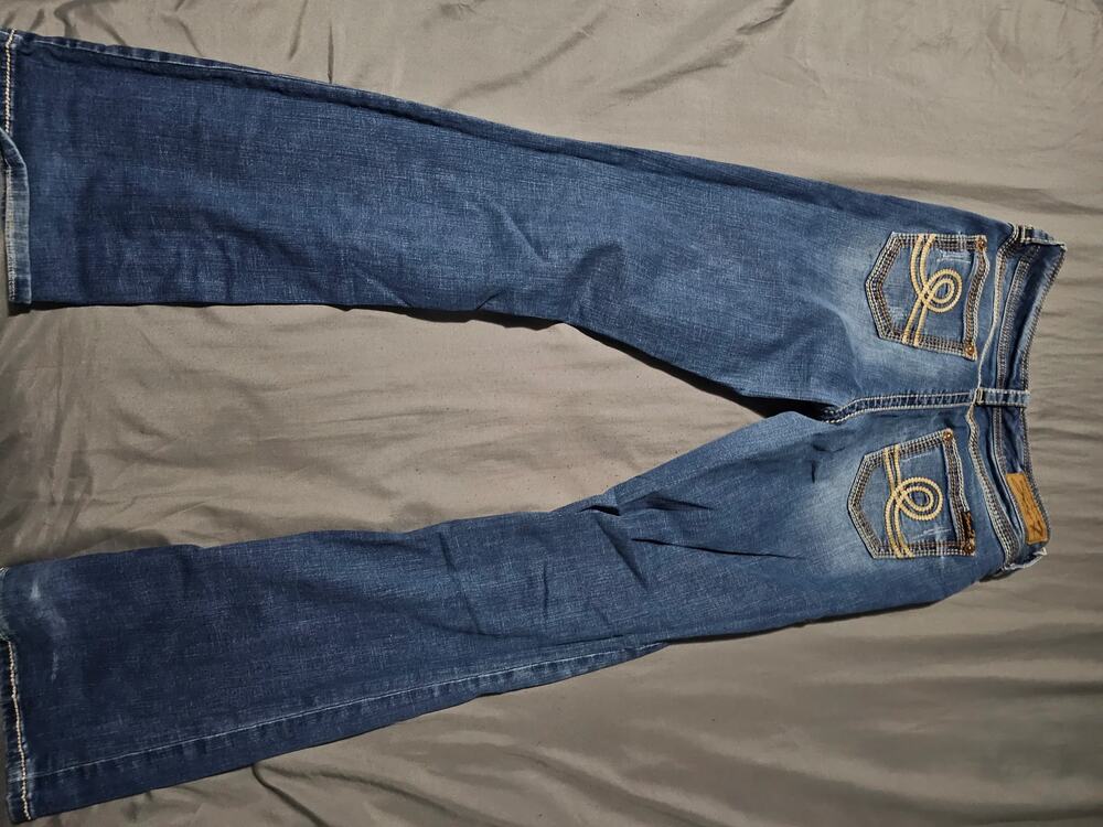Vintage Women's Bootcut Jeans with Distinctive Pocket Embroidery - Dark Wash Den